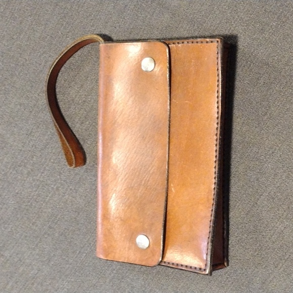 Vintage Handbags - Classic Brown Leather Wristlet Clutch